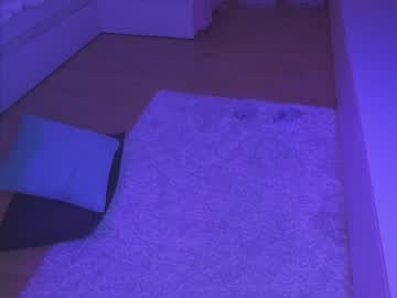 cam girl aveksmr image #2402478