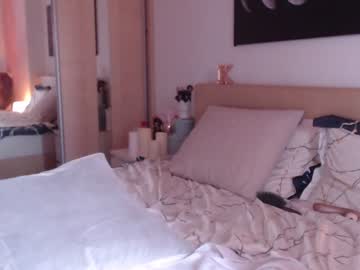 cam girl karlaowliam image #270400