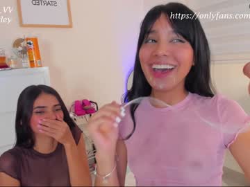 cam girl veroniqe_lounge image #2752360