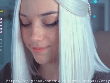 cam girl mia_milagros image #979658