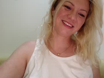 cam girl kiradivine image #2162677