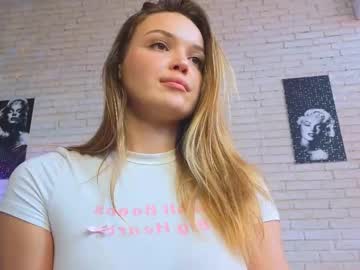 cam girl peachylina image #4079877