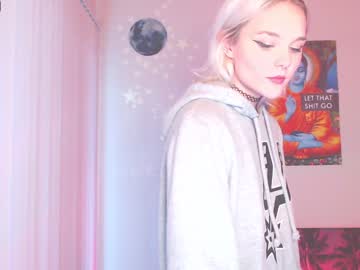 cam girl petitebrat image #404311