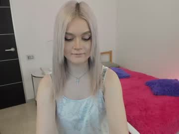 nikole_helly cam
