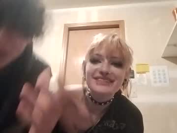 cam couple bansheebb420 image #3992270