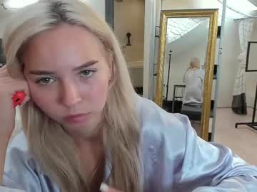 cam girl ari_1_1 image #3947657