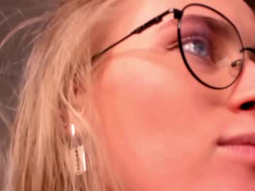 cam girl linellali image #2698667