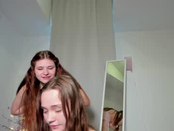 cam girl k_a_r_o_l_i_n_a image #2383752