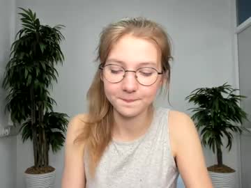 cam girl avis_ryan image #1045379