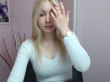 cam girl lila_page image #1096198