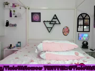 cam girl violetttflowers image #441137