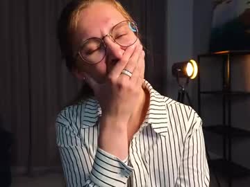 cam girl eadlincarnley image #4021685