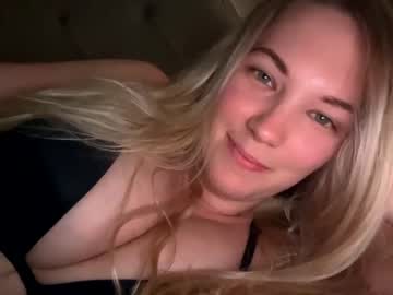 cam girl mariah95 image #2164535