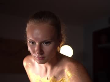 cam girl chillwithkira image #2895500