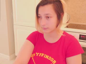 cam girl aveksmr image #2228739