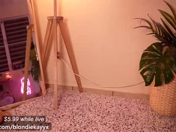 cam girl blondiekayy image #1453023
