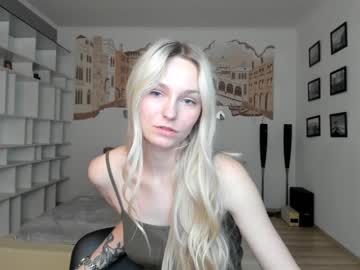 cam girl evamooni image #3929600