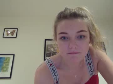 cam girl redroseldn image #3733700
