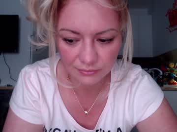 cam girl kiradivine image #1990350