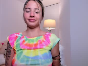 cam girl naivebby01 image #945476