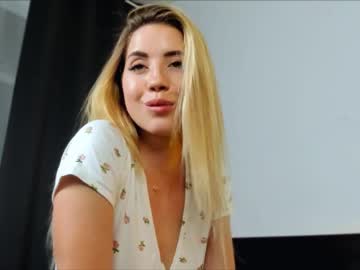 cam girl emmi_rosee image #2081643