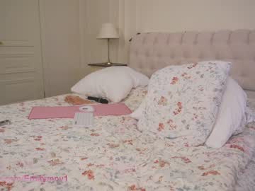 cam girl emilia98xxx image #2556004