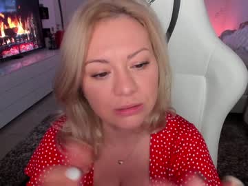 cam girl kiradivine image #661869