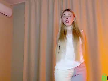 cam girl shy_blondiee image #3646990