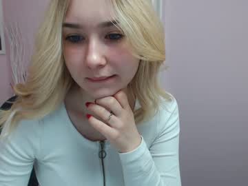 cam girl lila_page image #1124779