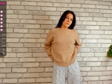 cam girl carolynjacquelins image #3117844