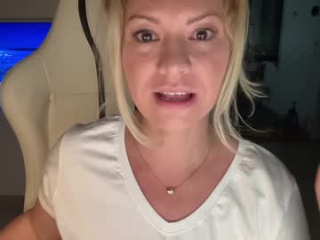 cam girl kiradivine image #2392584
