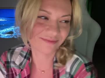 cam girl kiradivine image #2793085