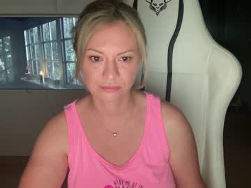 cam girl kiradivine image #2535866