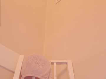 cam girl aveksmr image #2232570