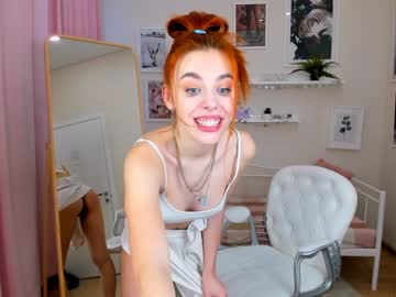 cora_james cam