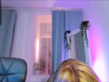 cam girl emmi_rosee image #1995400