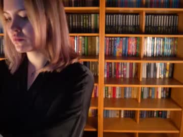cam girl dinasmit image #4025207