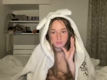 cam girl lilmills image #1019747