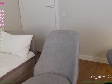 cam girl laura_sanguinar image #3818107