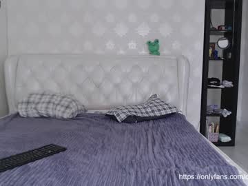 cam girl _mllymoore_ image #2244829