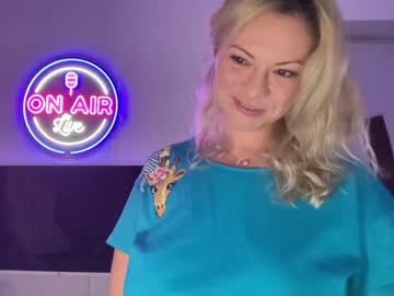 cam girl kiradivine image #2922772