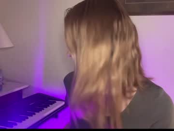 cam girl kaileeshy image #916099