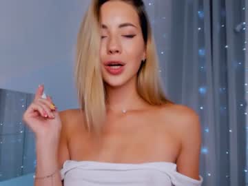 cam girl emmi_rosee image #2598942