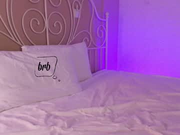 cam girl smiling_princess image #2590614