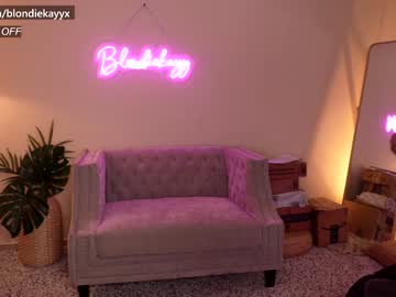cam girl blondiekayy image #1897956