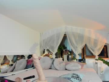 cam girl taralanes image #3088067