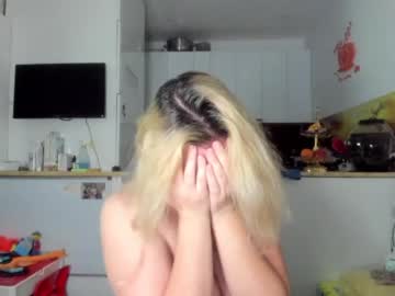 cam girl kiradivine image #3052187
