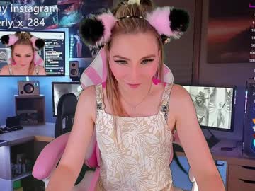 cam girl queenafina image #2478485