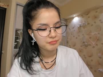 cam girl akino_17 image #1191115