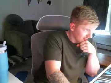 bigassblondboy19 cam